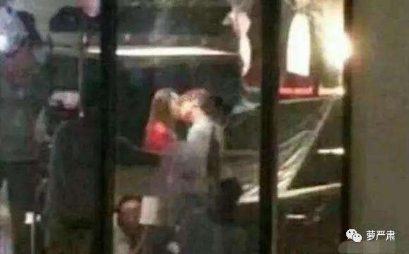 鹿晗和关晓彤官宣恋情了吗,现在鹿晗和关晓彤还是情侣关系吗