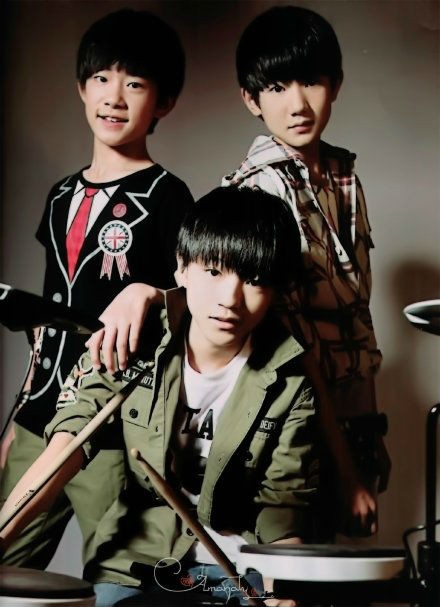tfboys被前辈夸上风口浪尖 (tfboys被前辈质疑年龄)