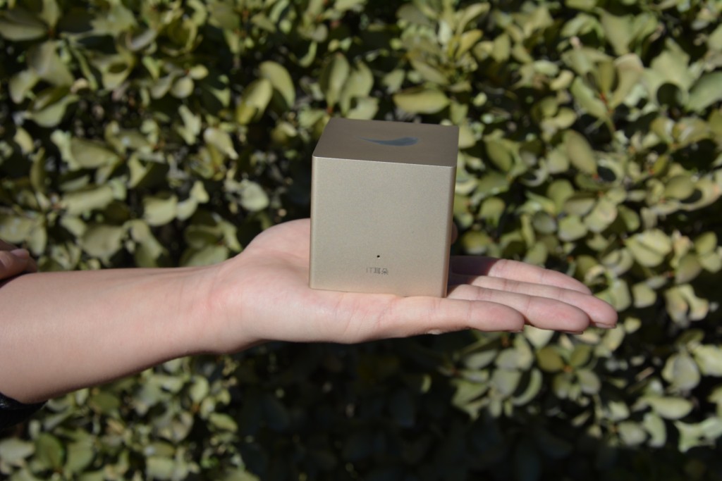 巴掌大的电脑主机,能玩英雄联盟—Sparo迷你主机测评