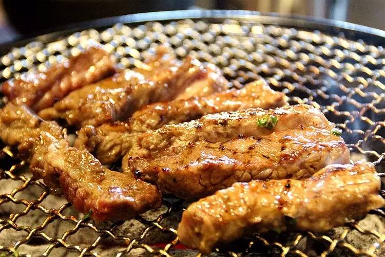 在赤峰餐饮横扫的年代，它还敢强势开店，并直取新城区！