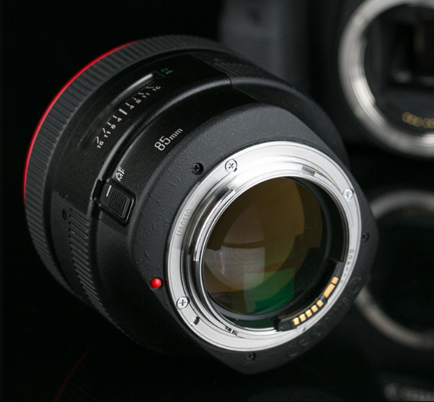 佳能rf85f2镜头评测,佳能852.0测评