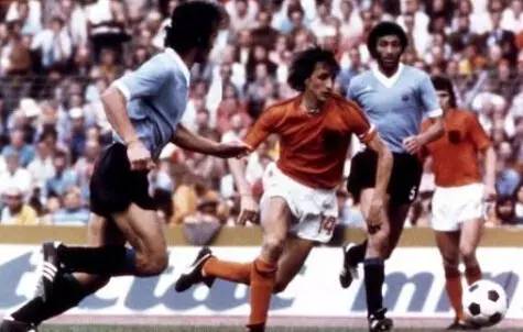 克鲁伊夫现在怎么样了,克鲁伊夫正确打开方式