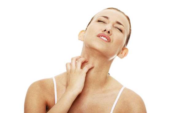 血糖高手脚有什么变化,身体出现4个迹象说明血糖失控