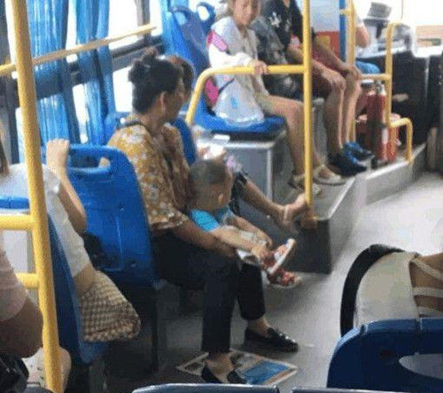 3岁小孩大便憋不住,小孩拉不出大便憋得哭有什么办法