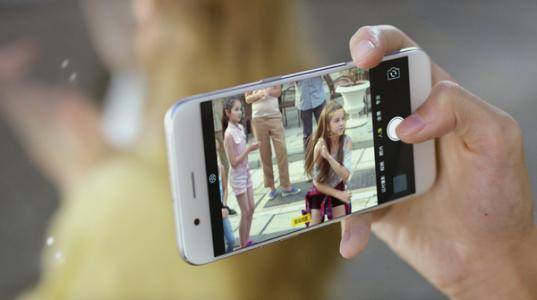 oppor11有特色功能吗,oppor11有2个镜头吗