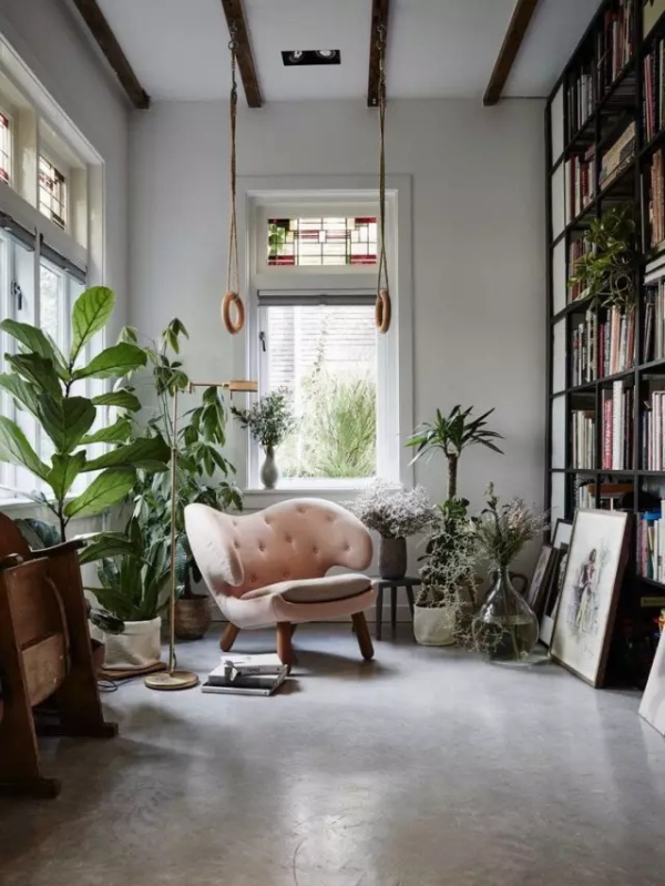 适合用在餐桌书桌,颜值高坐着舒服的经典木椅子也就那么几把