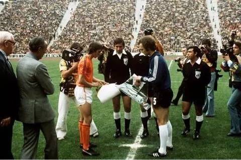 克鲁伊夫现在怎么样了,克鲁伊夫正确打开方式