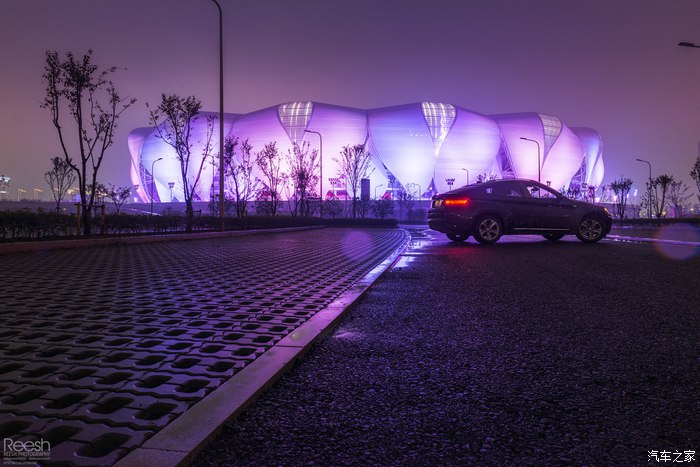 宝马X6，不谈性能如何！自驾遇上大雨还被拍成大片，颜值绝对够！