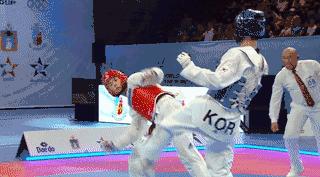 斗鸡式跆拳道,跆拳道打竞技赛的几种技巧