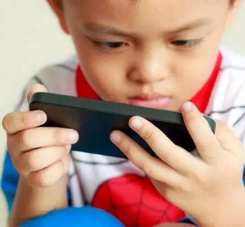 父母没收孩子的手机,父母强行没收手机孩子怎么办