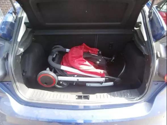 婴儿手推车评测,怎样选择轻便婴儿车