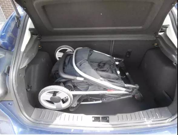 婴儿手推车评测,怎样选择轻便婴儿车