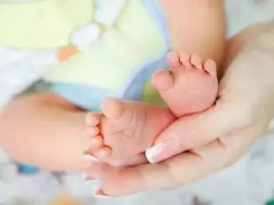 如何区分痱子和湿疹婴儿,湿疹和痱子怎么判断