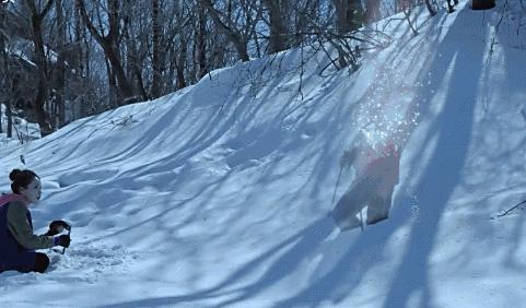 白雪公主和嫉妒她的后妈,白雪公主和她的后妈到底谁更好看