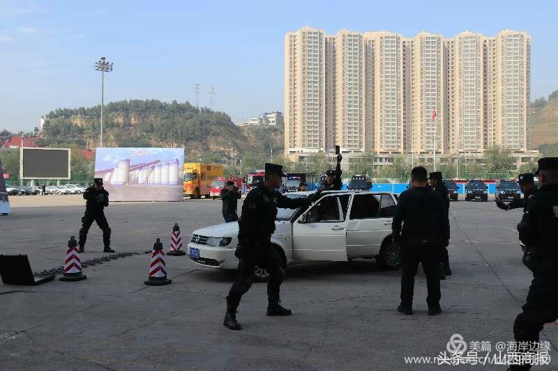 县公安局扎实开展警务实战大练兵,公安十九大忠诚保平安实战演练