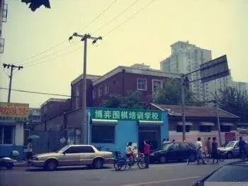 金光闪闪的右安门！