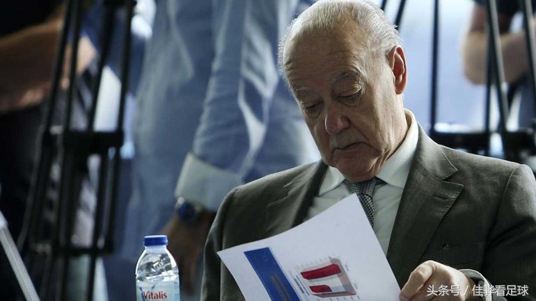 打工仔薪水竟是领导的十几倍豪门主席薪资曝光年薪不足球星1/14