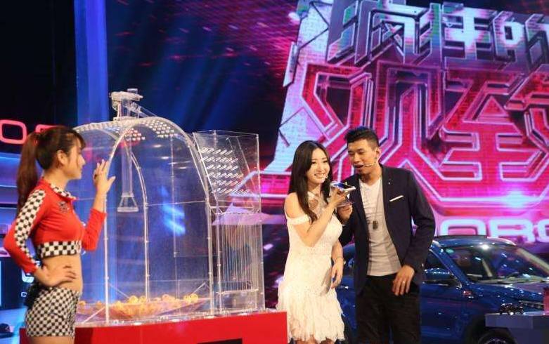 众泰大迈x5和观致5,众泰sr9和观致五