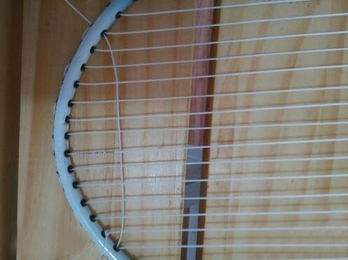羽毛球拍穿线方法及视频,羽毛球拍穿线如何跟穿线师说