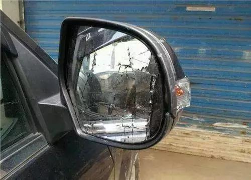 出了事故要赔哪些费用,出了事故是私了还是报案