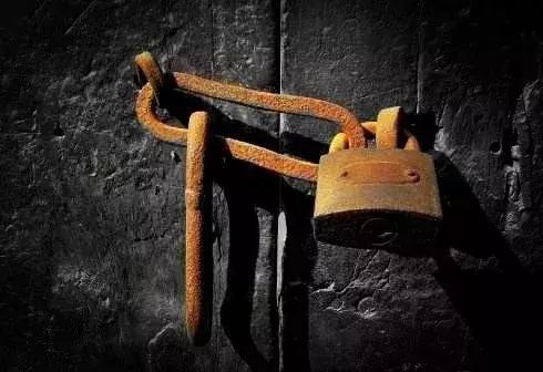 防盗门锁生锈用食用油擦有效果吗,门锁生锈了反锁以后出不去怎么办