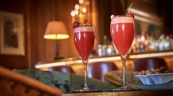 约会撩妹必备款,与女神约会喝酒的绝妙选择