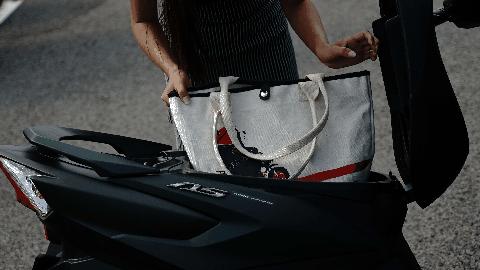 20款福喜125踏板评测,操控性好的本田125踏板车