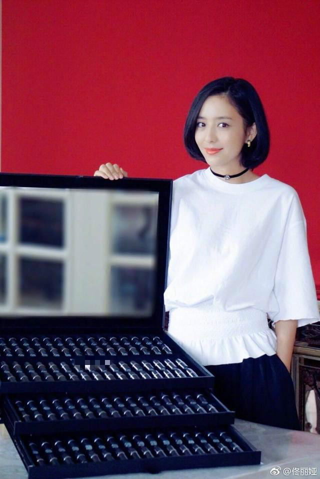 吴昕何穗收到上百只口红算什么范冰冰收到一颗挂满LV的圣诞树