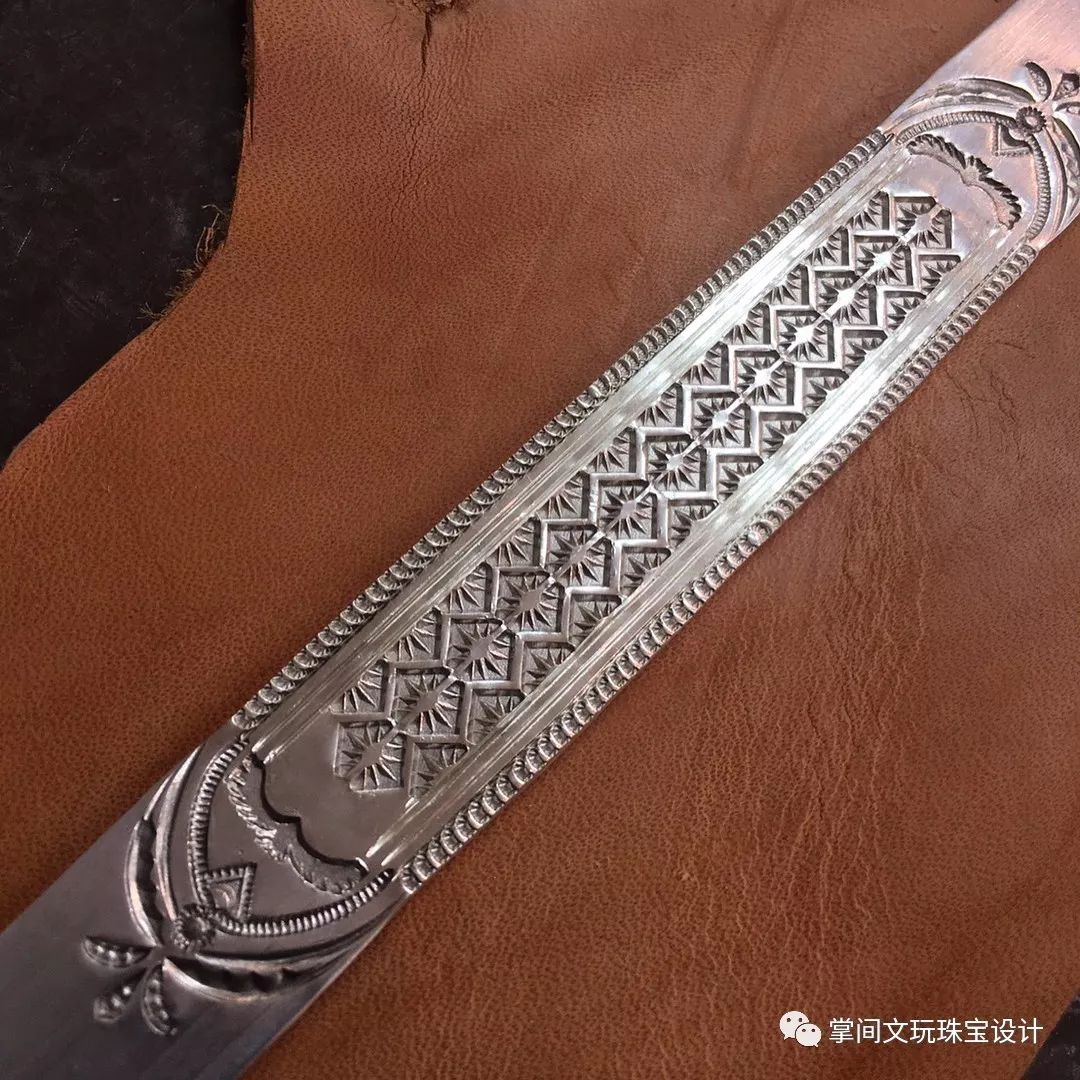 清末民国银花钱錾刻工艺,手工錾刻银手牌