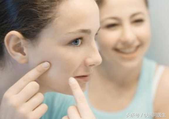 鼻翼两边的脸颊长痘痘什么原因,一上火鼻翼两侧就长痘是什么原因