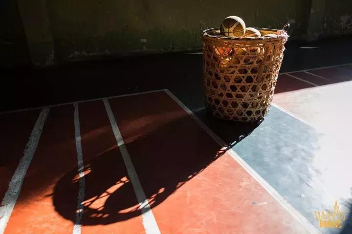 全武汉荷尔蒙最旺盛的高校，打架有专业套路，小偷来了别想走！