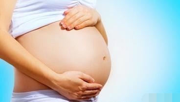 女孩预产期还有两个月,肚子疼上厕所,孩子竟然掉出来!