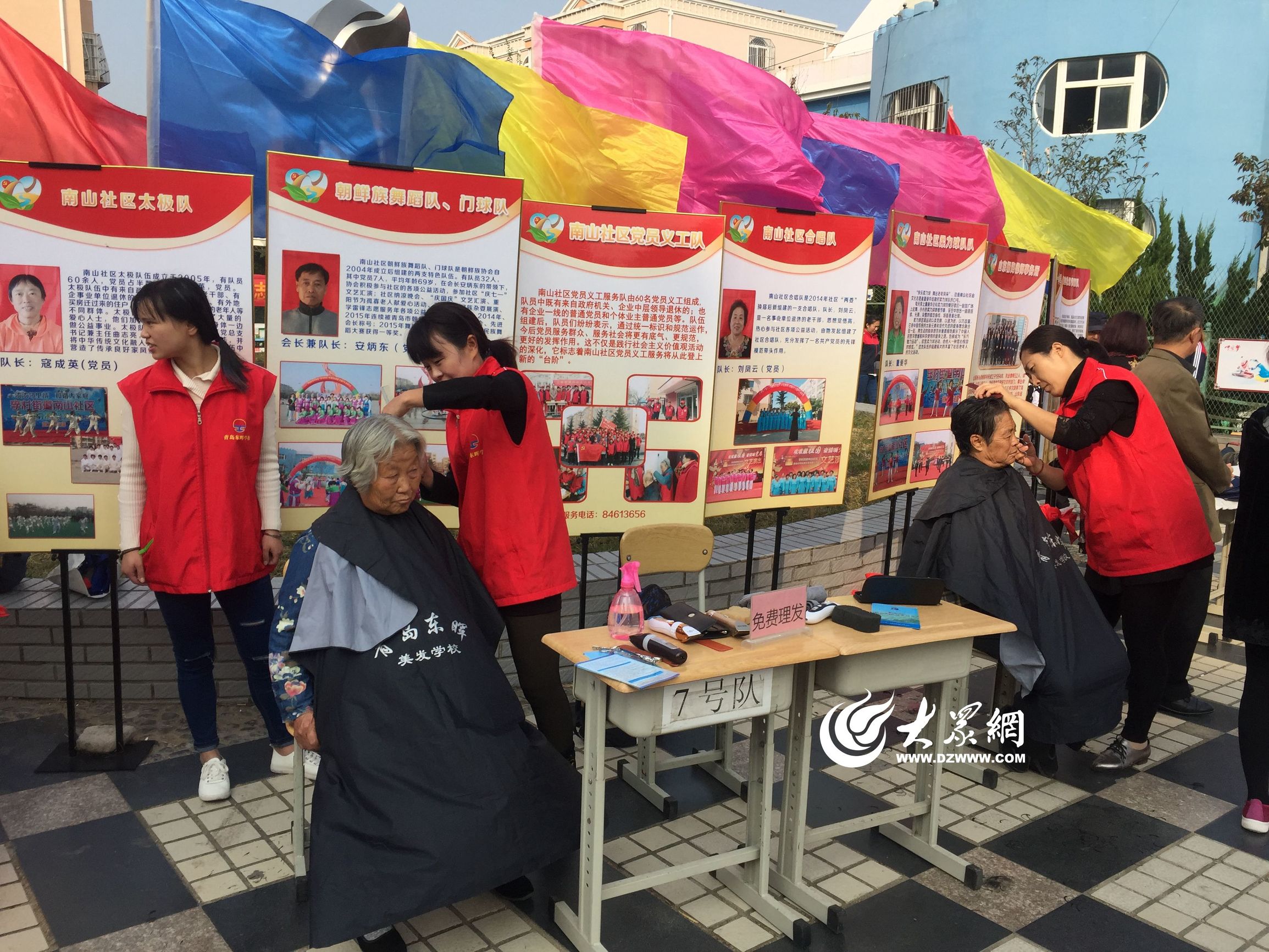 重阳节唱歌表演,社区重阳节为老人送重阳糕