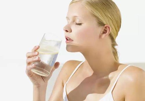 衰老的原因终于找到了,提前衰老的症状你中了几条