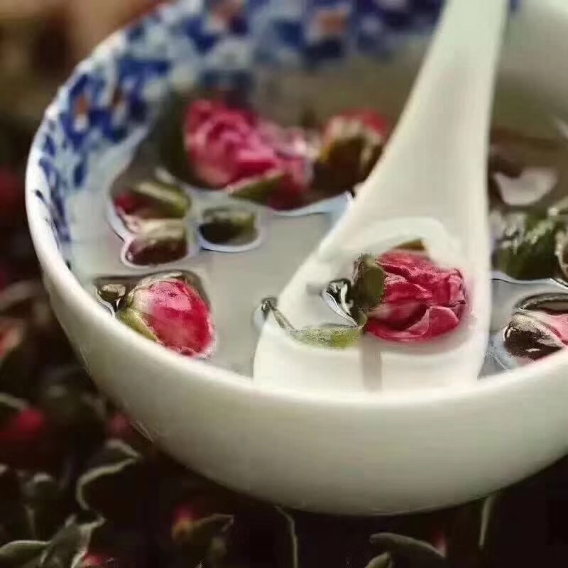 菊花和玫瑰花茶的作用与功效,经期喝玫瑰花茶的功效与作用