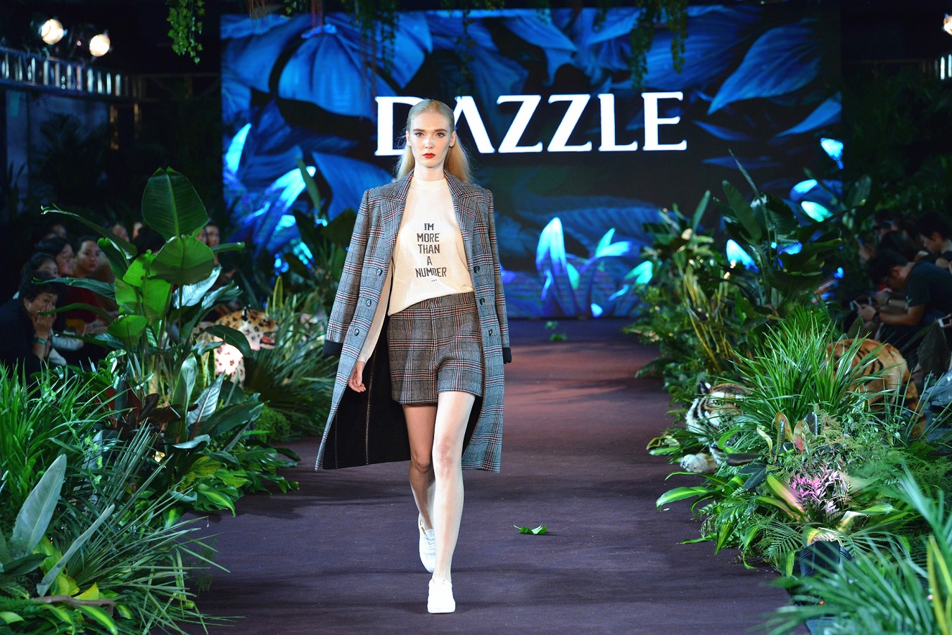 秋冬潮牌爆款穿搭,顶级潮牌秋冬穿搭