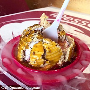 修仙专享冰淇淋！时尚冰淇淋店在冷冻甜点中加入干冰和液氮的效果