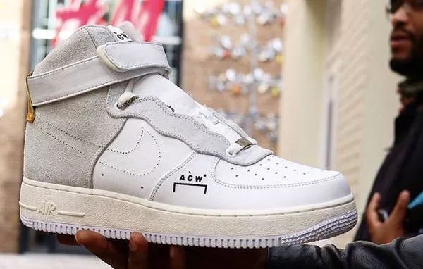 nikeyeezy有几款,nikeyeezy最开始多少钱