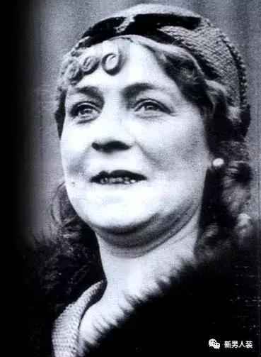 “剃刀帮”地下皇后，是两位家庭主妇