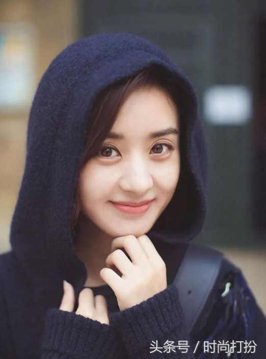 赵丽颖私服穿搭迪奥,赵丽颖穿迪奥白色连衣裙亮相