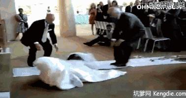 大码拖尾显瘦重工长袖婚纱,显瘦拖尾蛋糕裙