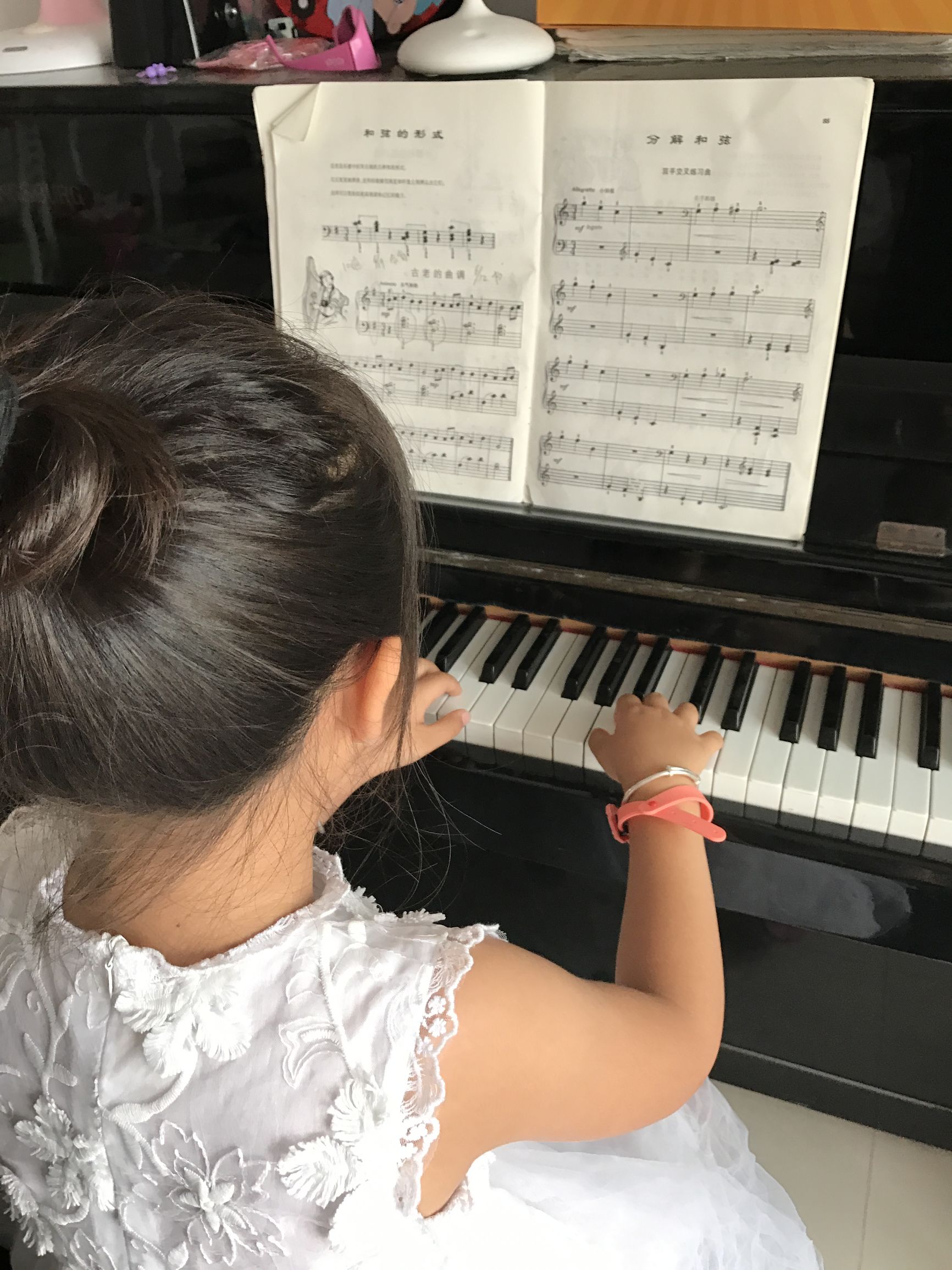 6岁小孩兴趣班,六岁前别给孩子报的兴趣班