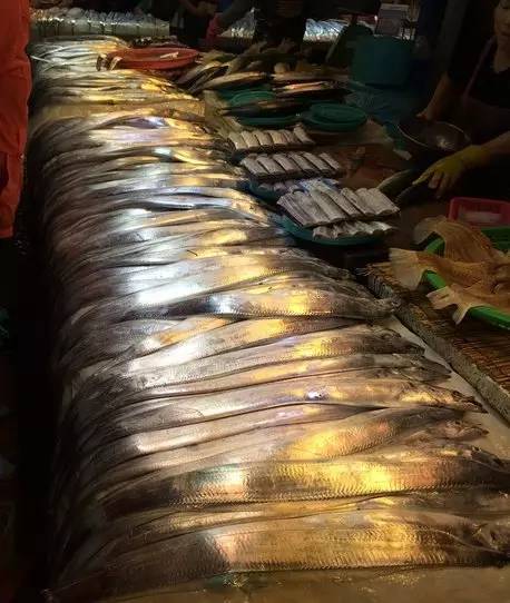 市场海鲜怎么买,挑选新鲜海鲜的正确方法