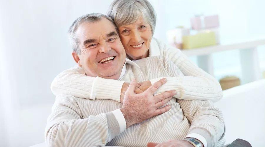 如何预防老年斑学会这几种方法,中老年人怎么去除老年斑