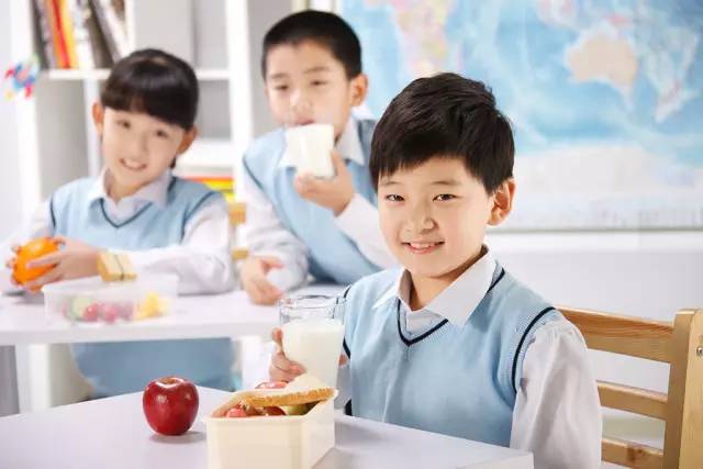 外地人怎样才能在上海中高考,外地人在上海怎么上学