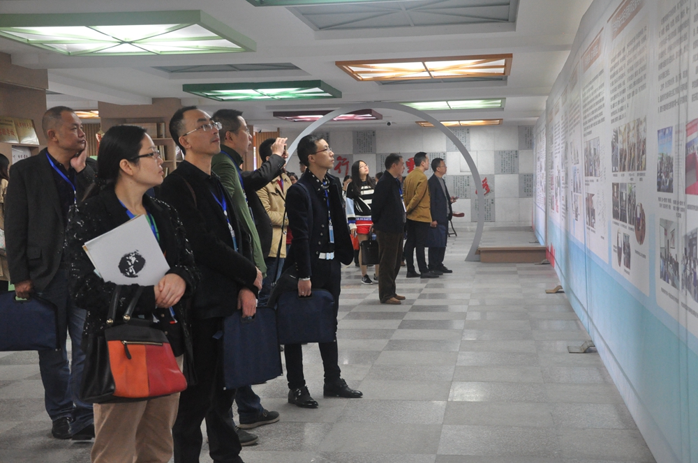 60余所“共同体”学校共同见证滨河学校奋发、奋勇、奋进的10年