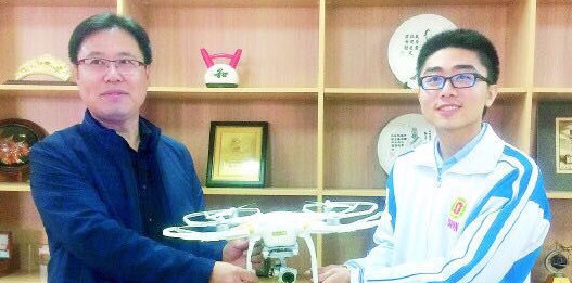 厉害呀！省实验的这位学生自制核桃夹获专利还为学校捐“飞机”