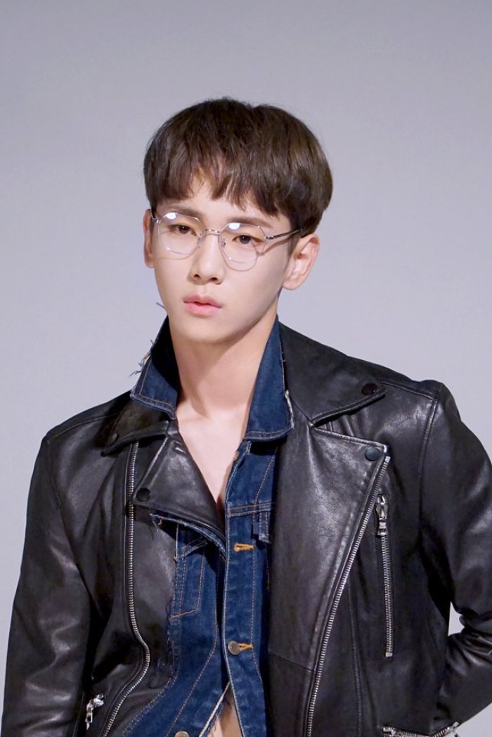 穿女装!花光存款!这样的爱豆你能接受吗?