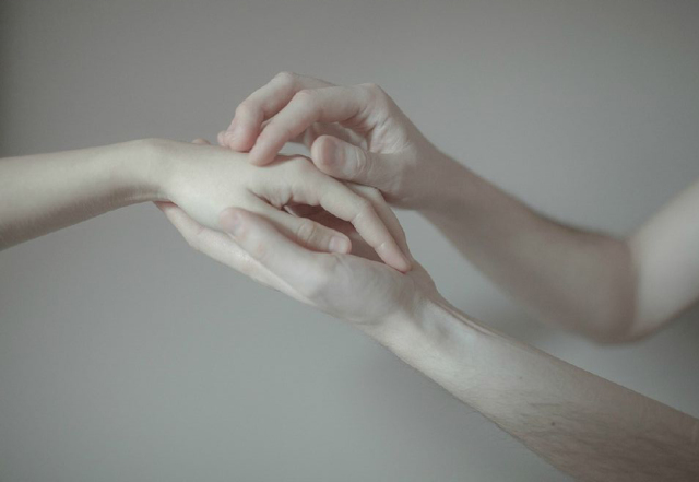 怀孕之后指甲要卸掉吗,怀孕了指甲有竖纹怎么办