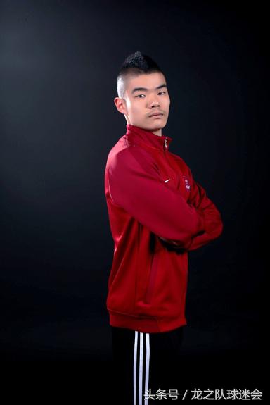 球迷故事：爱的方式千百种，我为力帆做海报